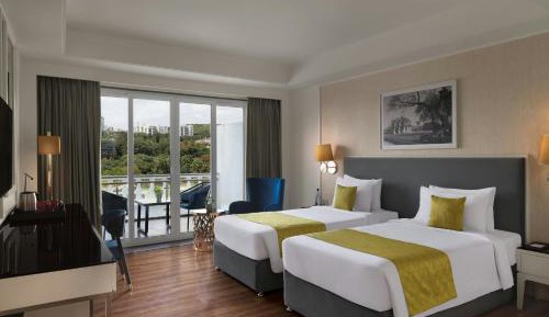 Winter Green Premium Twin Room with City View
