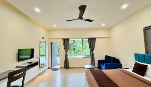 Classic King Room with Balcony