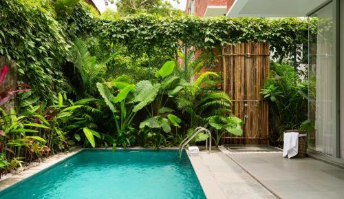 La Soria 02|Poolside Shower & Patio|Balcony