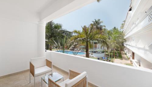 Executive Room with Balcony & Bathtub 