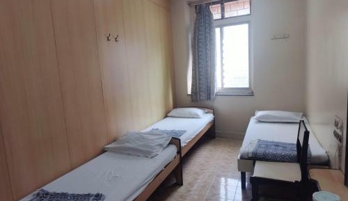 Basic Triple Room with Shared Bathroom