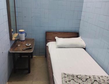 Single Room with Shared Bathroom