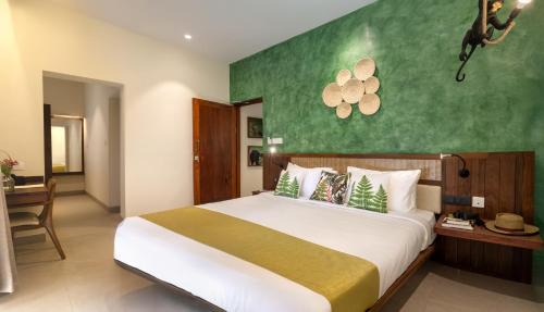 Jewel Grass Room with Complimentary Guided Plantation walk (Evening | 60 mins)