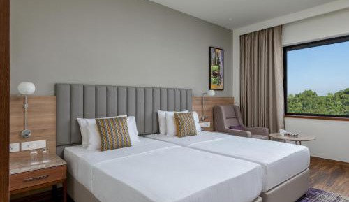 Superior Room City View Twin Bed