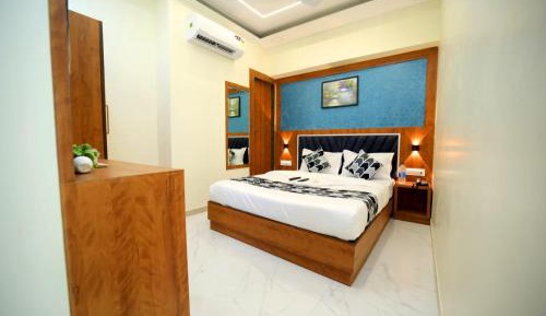 Deluxe Double Room (2 Adults + 1 Child)