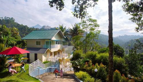 Deluxe Double Room (2 Adults + 1 Child)