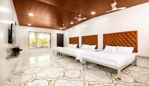 Deluxe Family Suite