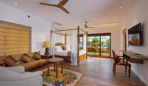 Suite with Pool View