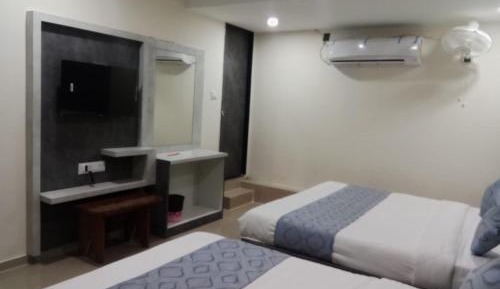 Deluxe Family Room