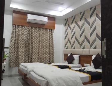 Premier AC Room