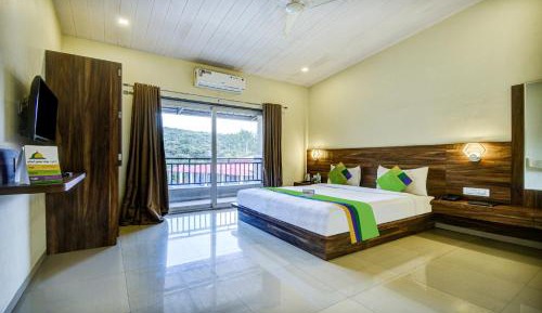 Deluxe Room with Balcony