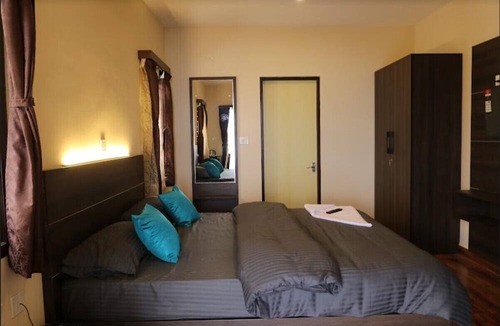 Vattakanal Bed & Breakfast | Dolphin Nose Retreat