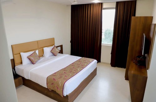 Nandurbar Hotel | PG Resort