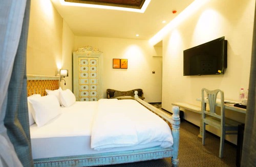 Lonavala Hotel | The Kinara Village