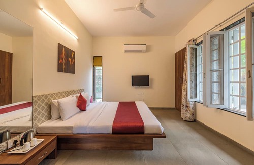 Paud Villa | CosmicStays GreyStone Villa Mountain View & Dam