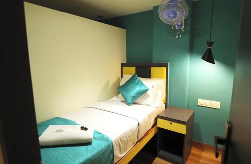 Marol Hostel | CABINSTAY MAROL- THE HUBZ