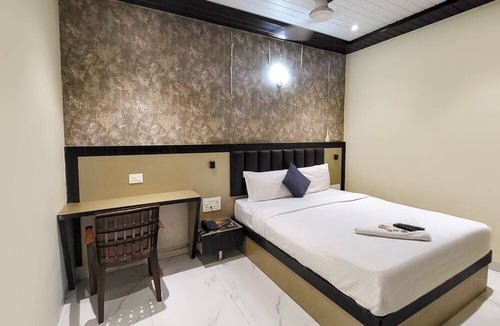 Dharavi Hotel | Fabhotel Prime Land