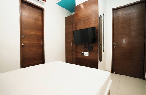 Goregaon East Hotel | Hotel Elegance