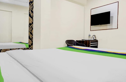 Pimpri - Chinchwad Hotel | Treebo Trend Emerald Tree Chakan