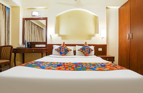 Khar Hotel | Fabhotel Shubhangan