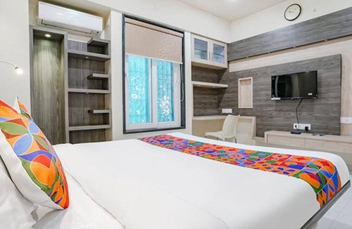 Pimpri Colony Hotel | Fabhotel Rudra Residency