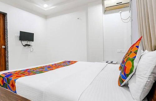 Mundhwa Hotel | Fabhotel Omkar Executive