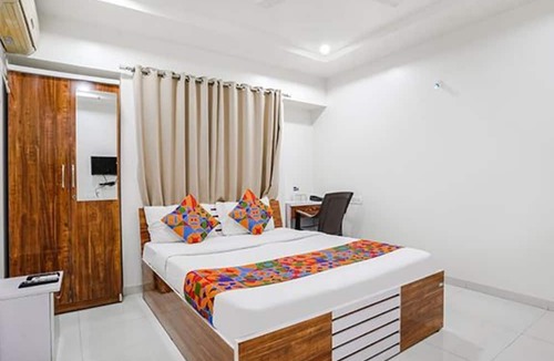 Mundhwa Hotel | Fabhotel Omkar Executive