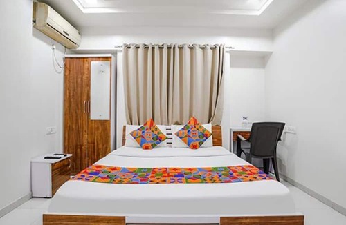 Mundhwa Hotel | Fabhotel Omkar Executive