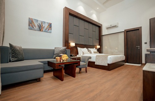 Ashvem Hotel | Tan-N-Sand