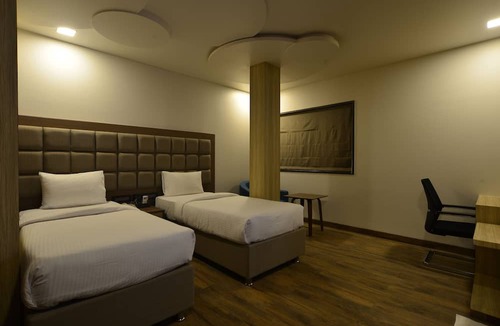 Dhule Hotel | Hotel Jhankar Palace