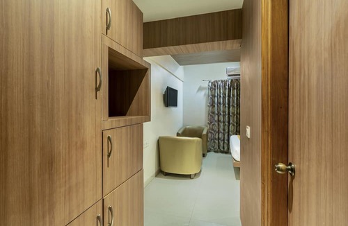 Sheshadripuram Hotel | Treebo Hiland Suites