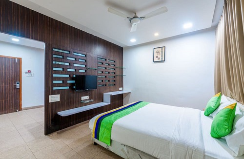 Kalyani Nagar Hotel | Treebo Spring Brooks, Kalyani Nagar