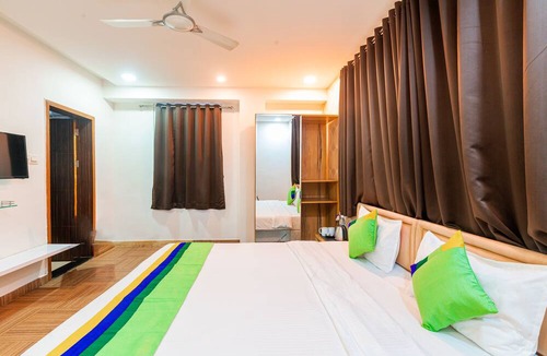 Kalyani Nagar Hotel | Treebo Spring Brooks, Kalyani Nagar