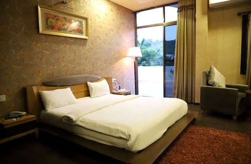 Nandurbar Hotel | Hotel Heera Excutive