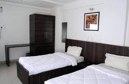 Hadapsar Hotel | Hotel Suresh Inn