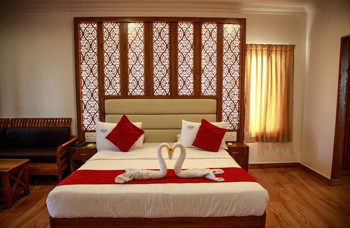 Tiruchendur Hotel | Thai Beach Resort
