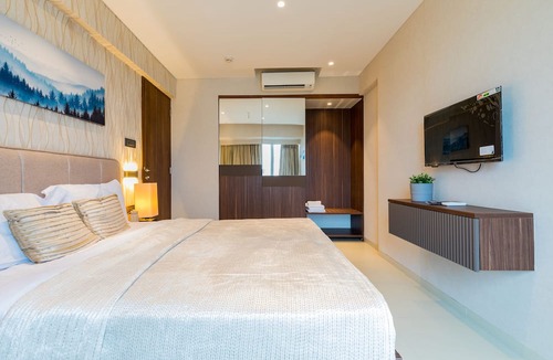 Mundhwa Hotel | AR Suites Jewels Royale