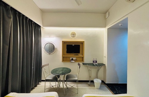 Daman Hotel | Hotel Gurukripa