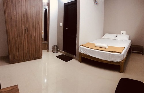 Somvarpet Hostel | Sharada Residency - Hostel