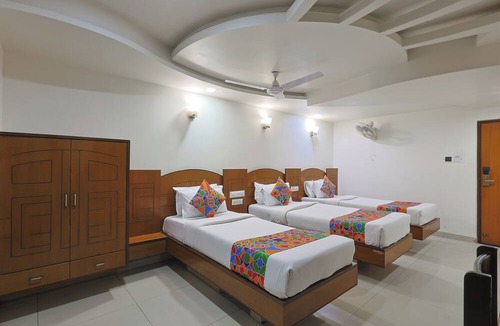 Sayajiganj Hotel | Hotel Ambassador