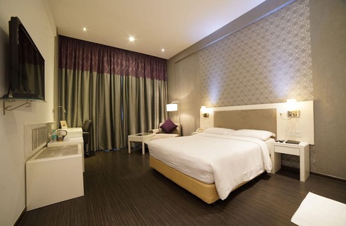 Christian Gaon Hotel | Hotel Kohinoor Elite near BKC