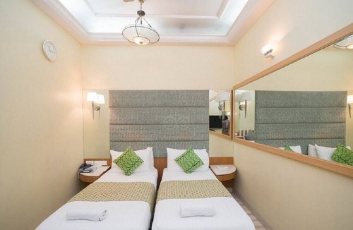 Wellington Pier Hotel | Regent Hotel