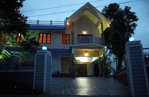 Anachal House | 4 Bedroom Villa With Balcony Mountain View