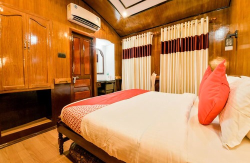 Ambalapuzha Boat Rental | OYO 13525 HouseBoat My Trip Deluxe 3 BHK Private