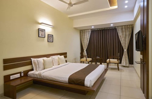 Kolhapur Hotel | Hotel 3 Leaves Kolhapur