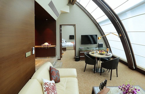 Vile Parle East Hotel | Sahara Star