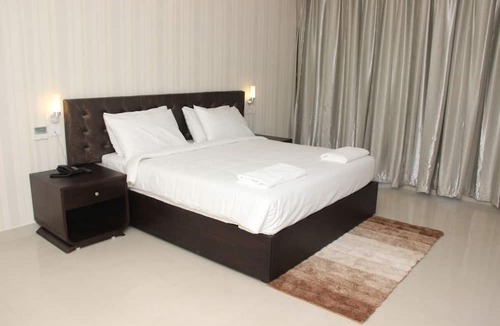 Courtallam Hotel | Saaral Resorts