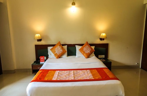 Meera Nagar Hotel | Hotel Lotus