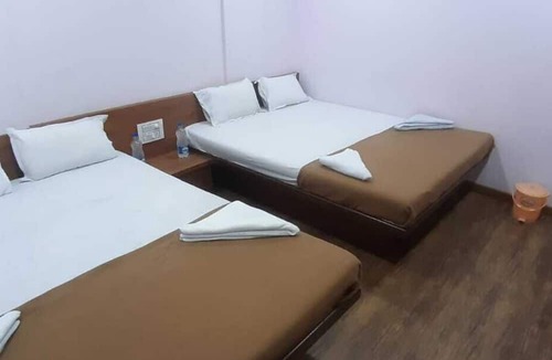 Kolhapur Hotel | Rajhuns Deluxe Lodging