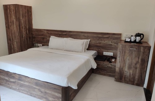 Navi Mumbai Hotel | Pushp Vatika Resort & Lawns
